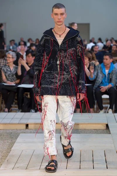 Look 27